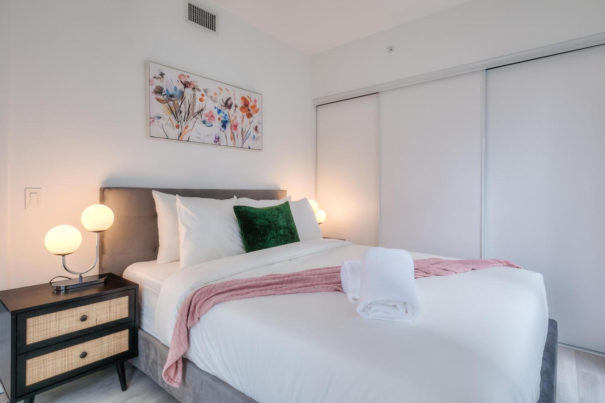 Panorama Suites Downtown Торонто Екстер'єр фото