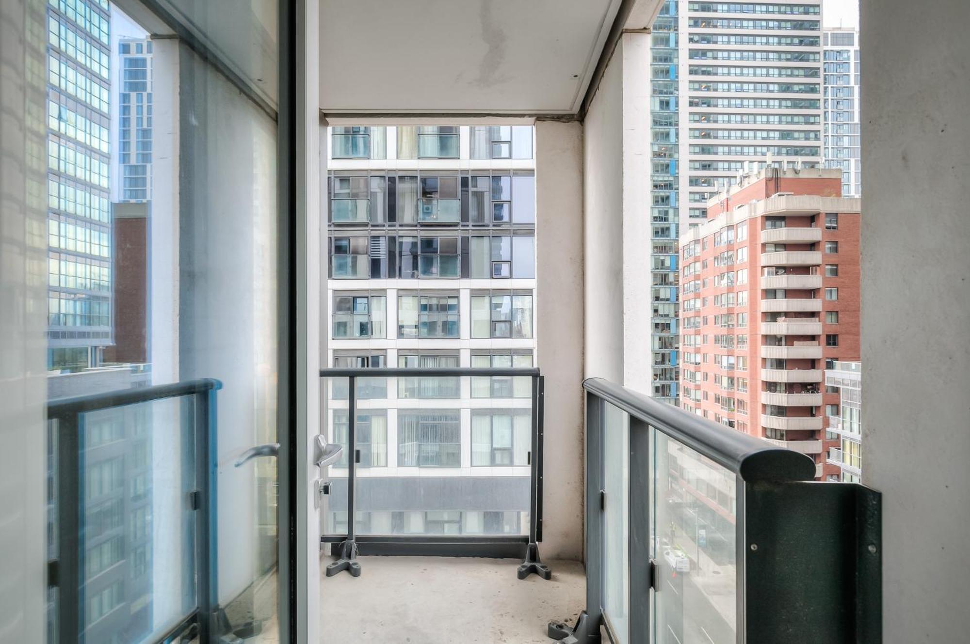 Panorama Suites Downtown Торонто Екстер'єр фото